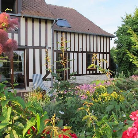 Le Mont D'Auge Bed & Breakfast Canapville  Exterior photo