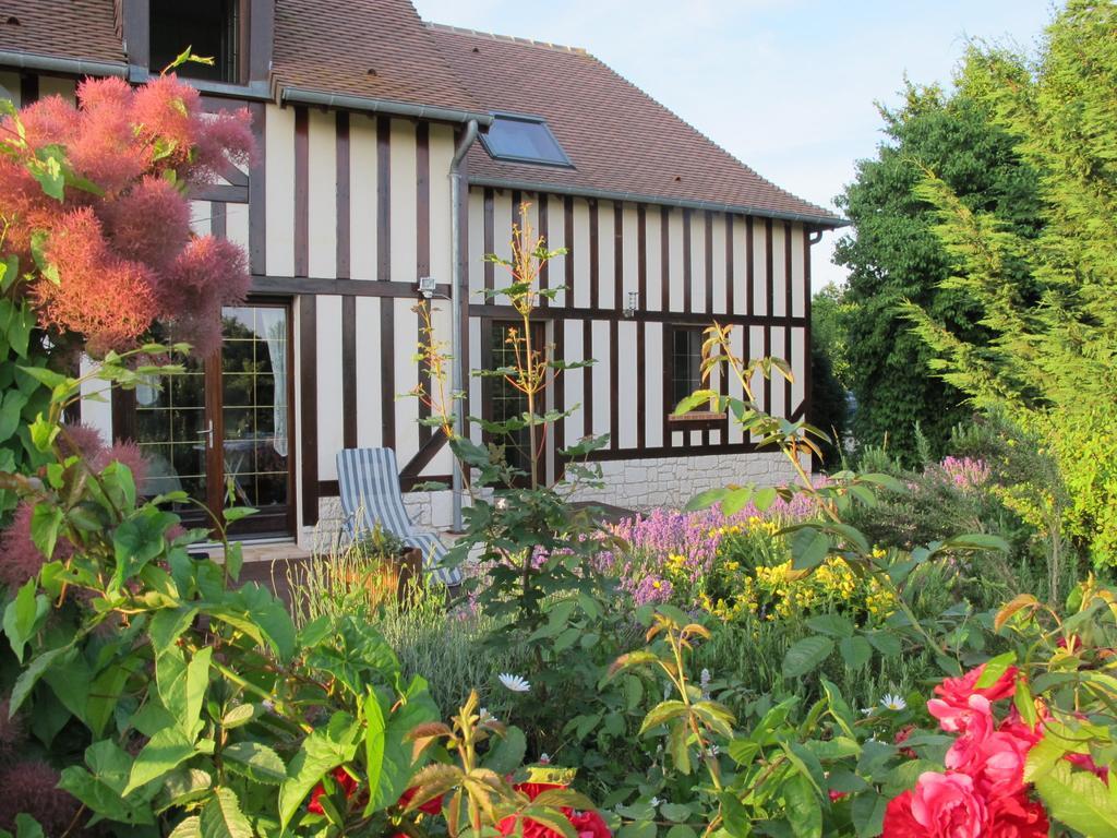 Le Mont D'Auge Bed & Breakfast Canapville  Exterior photo